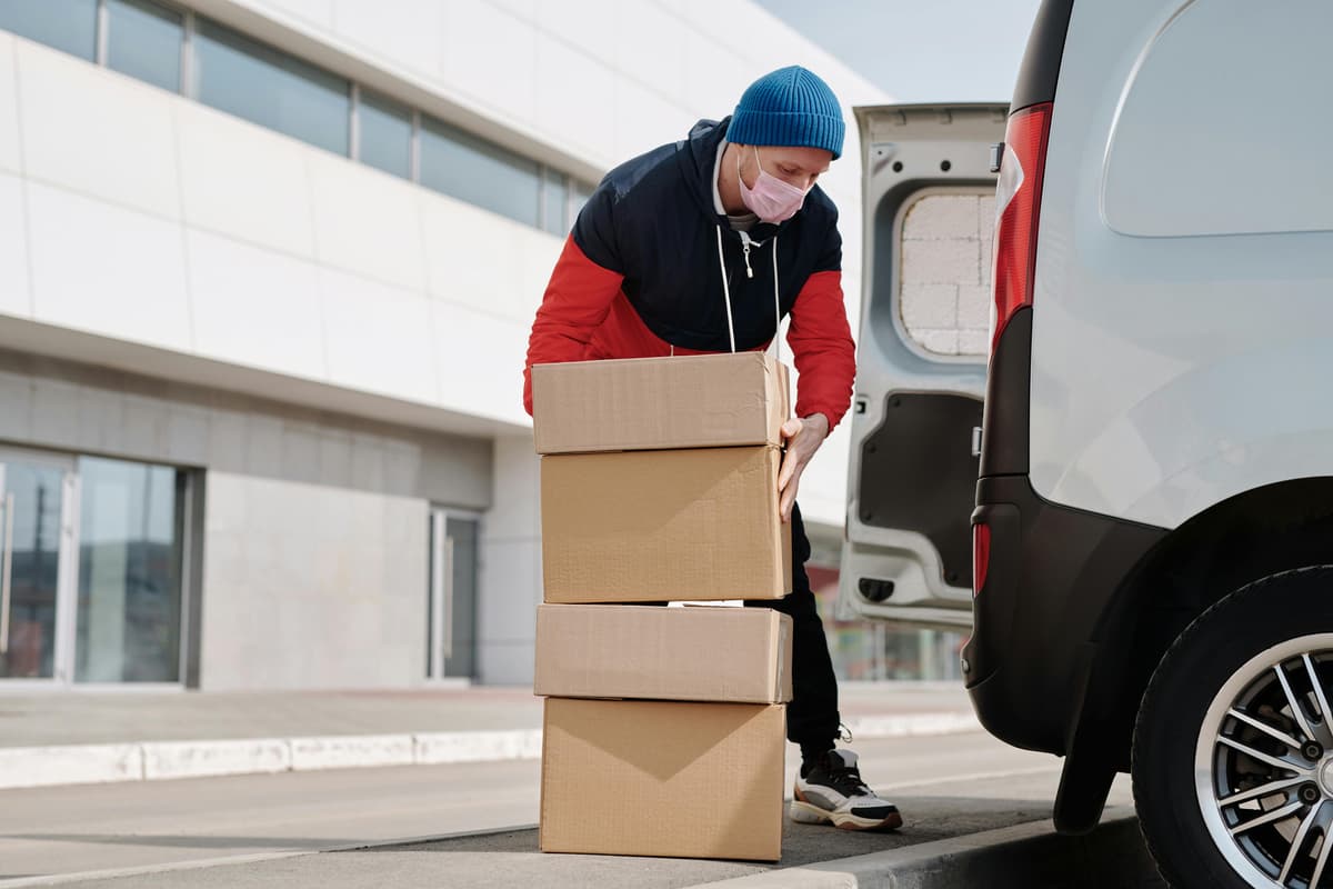 Warehouse worker with Skyline Global Cargo uniform